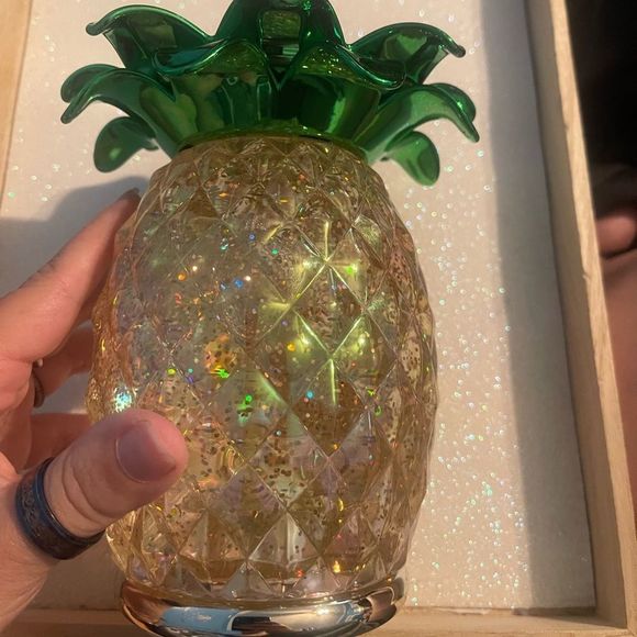 Pineapple Candle Pedestal - Picture 1 of 3